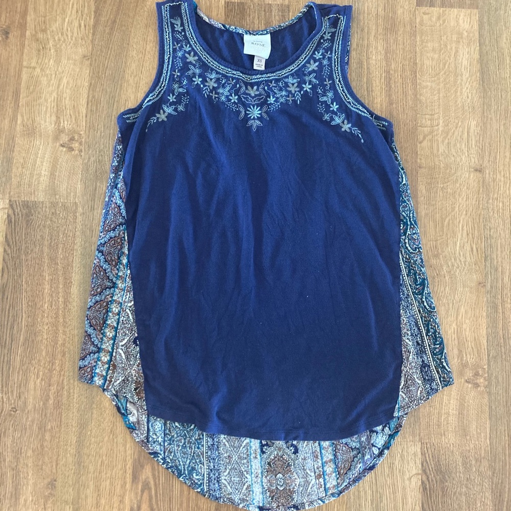 Navy tank top with beautiful back pattern and floral detailing